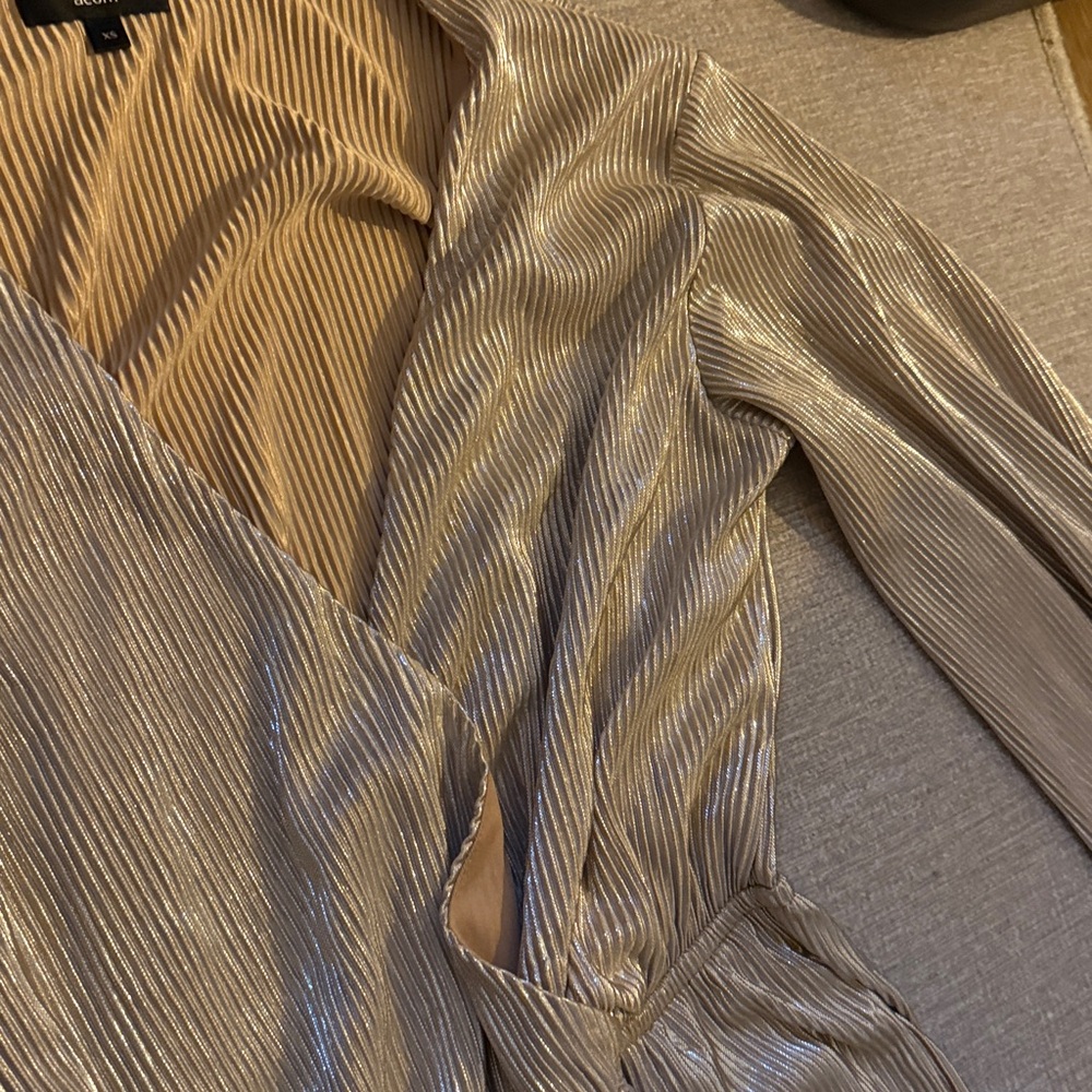 AEOM Textured Tan Top - Picture 3 of 3
